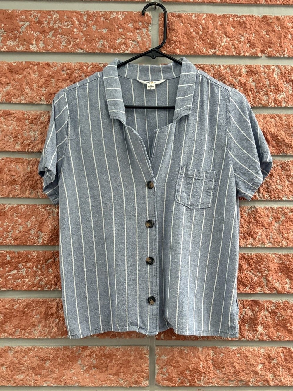 🌟 Hang Ten Blue & White Vertical Stripe Button-Front Shirt